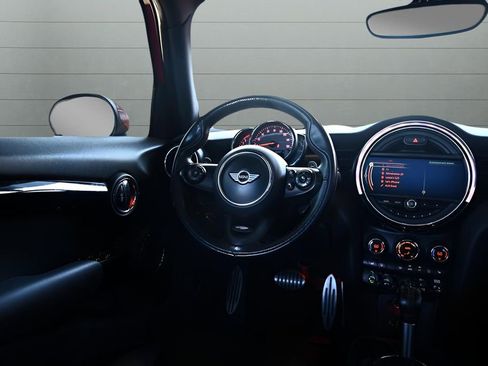 Used 2018 MINI Cooper S image 29