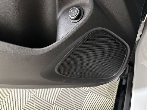 Used 2025 Buick Encore GX Sport Touring FWD image 25