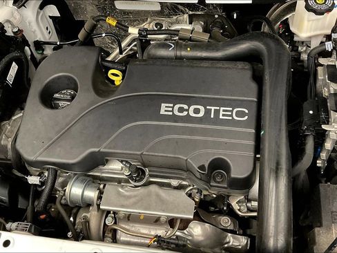 Used 2022 Chevrolet Equinox LS image 37