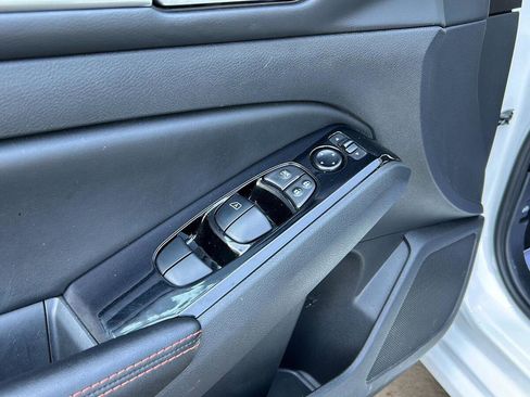 Used 2024 Nissan Altima 2.5 SR image 11