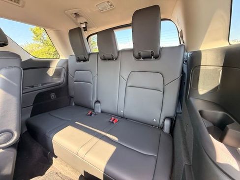 New 2026 Nissan Pathfinder Platinum AWD/4WD image 16