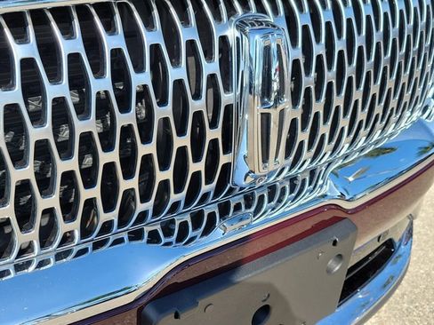 Certified 2022 Lincoln Nautilus Reserve w/ Equipment Group 201A image 8