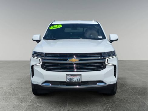 Used 2022 Chevrolet Suburban LT w/ Luxury Package image 8