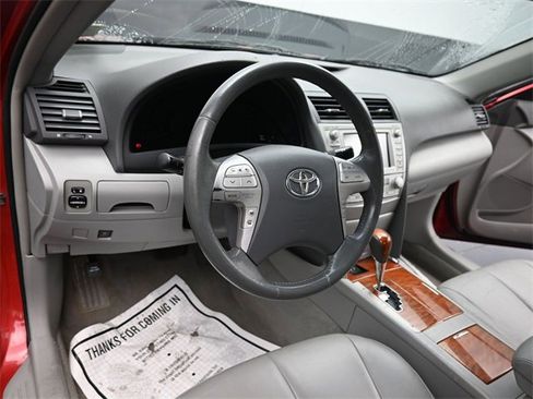 Used 2010 Toyota Camry XLE image 13