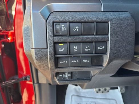 Used 2024 Toyota Tacoma TRD Sport w/ TRD Sport Premium Package image 8