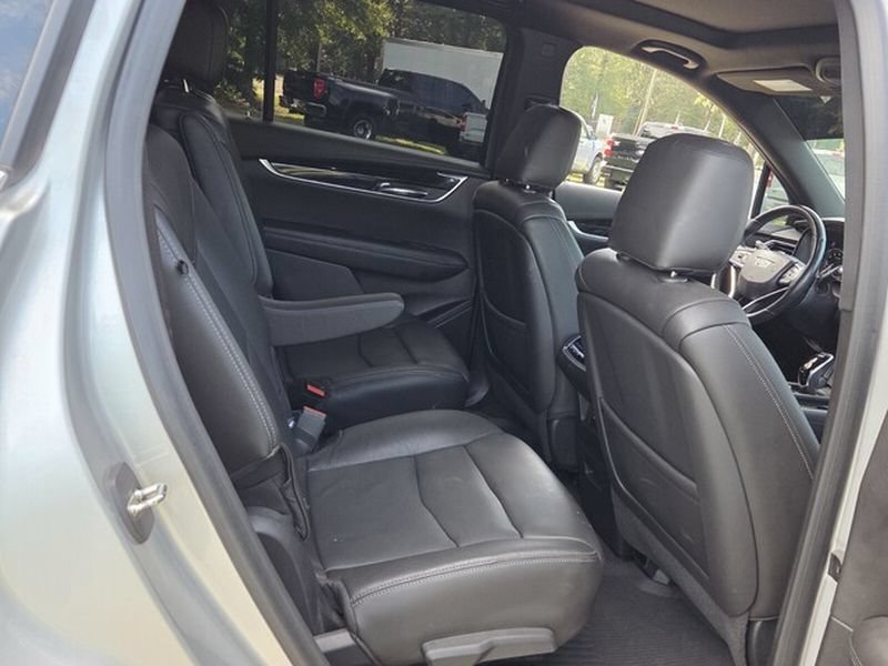 Used 2020 Cadillac XT6 Premium Luxury FWD image 16