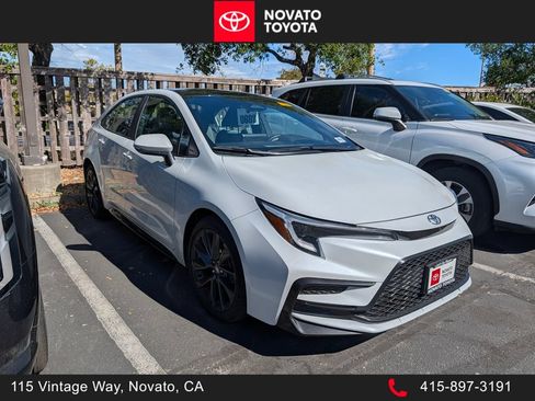 Used 2025 Toyota Corolla SE FWD image 1