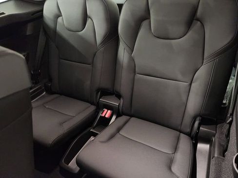 New 2026 Volvo XC90 B6 Plus w/ Protection Package Premier image 32