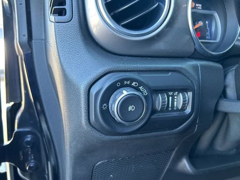 Certified 2021 Jeep Wrangler Unlimited Sahara image 37