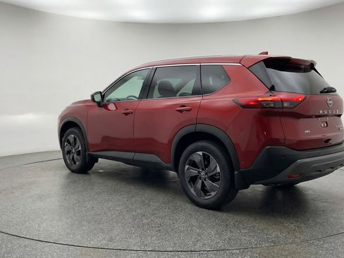 Used 2025 Nissan Rogue SV image 6