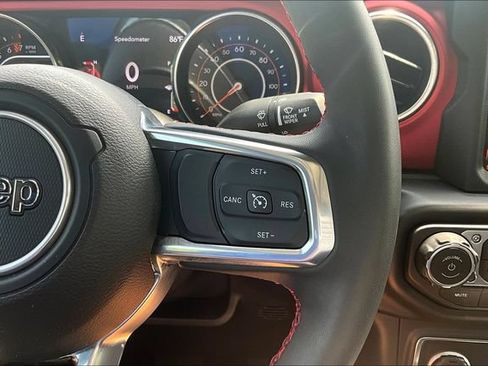 Used 2023 Jeep Gladiator Rubicon w/ LED Lighting Group AWD/4WD image 18