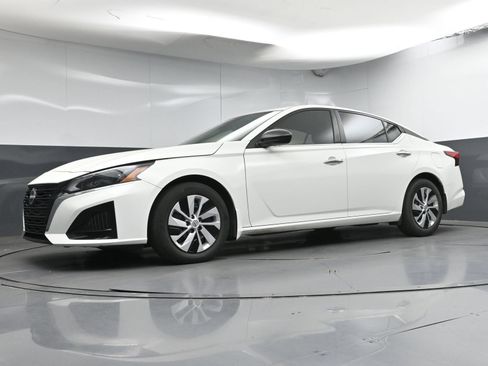 Certified 2024 Nissan Altima 2.5 S FWD image 20