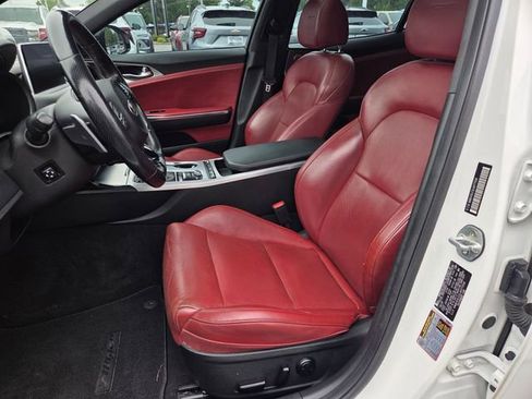 Used 2020 Kia Stinger GT1 RWD image 11