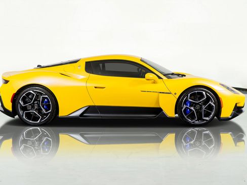 Used 2022 Maserati MC20 Coupe image 5