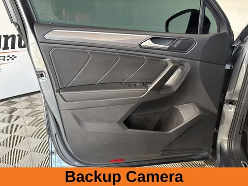 Used 2023 Volkswagen Tiguan SE R-Line FWD image 9