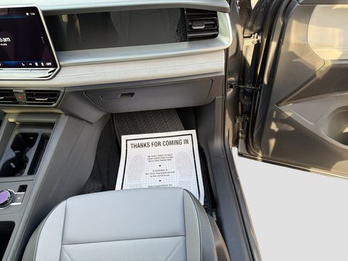 New 2026 Volkswagen Tiguan SE R-Line FWD image 18
