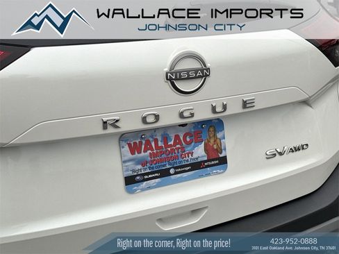 Used 2023 Nissan Rogue SV image 1