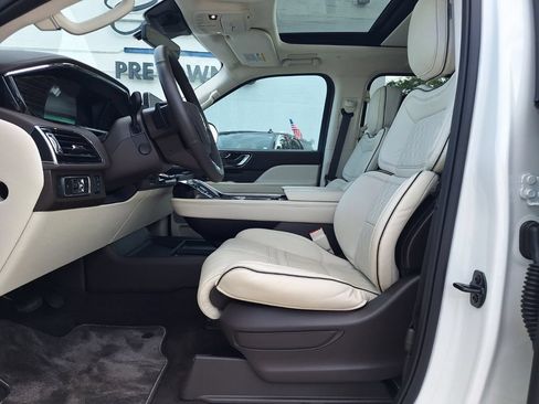 Used 2024 Lincoln Navigator L Black Label AWD/4WD image 15
