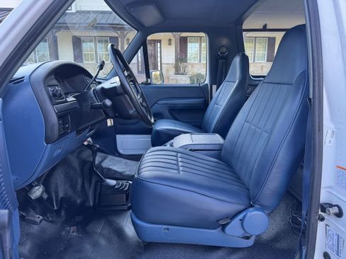 Used 1995 Ford Bronco XL image 8