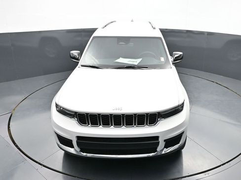 New 2026 Jeep Grand Cherokee L Laredo w/ MOPAR Finishing Package AWD/4WD image 35