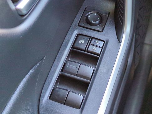 Used 2021 Toyota RAV4 XLE image 22