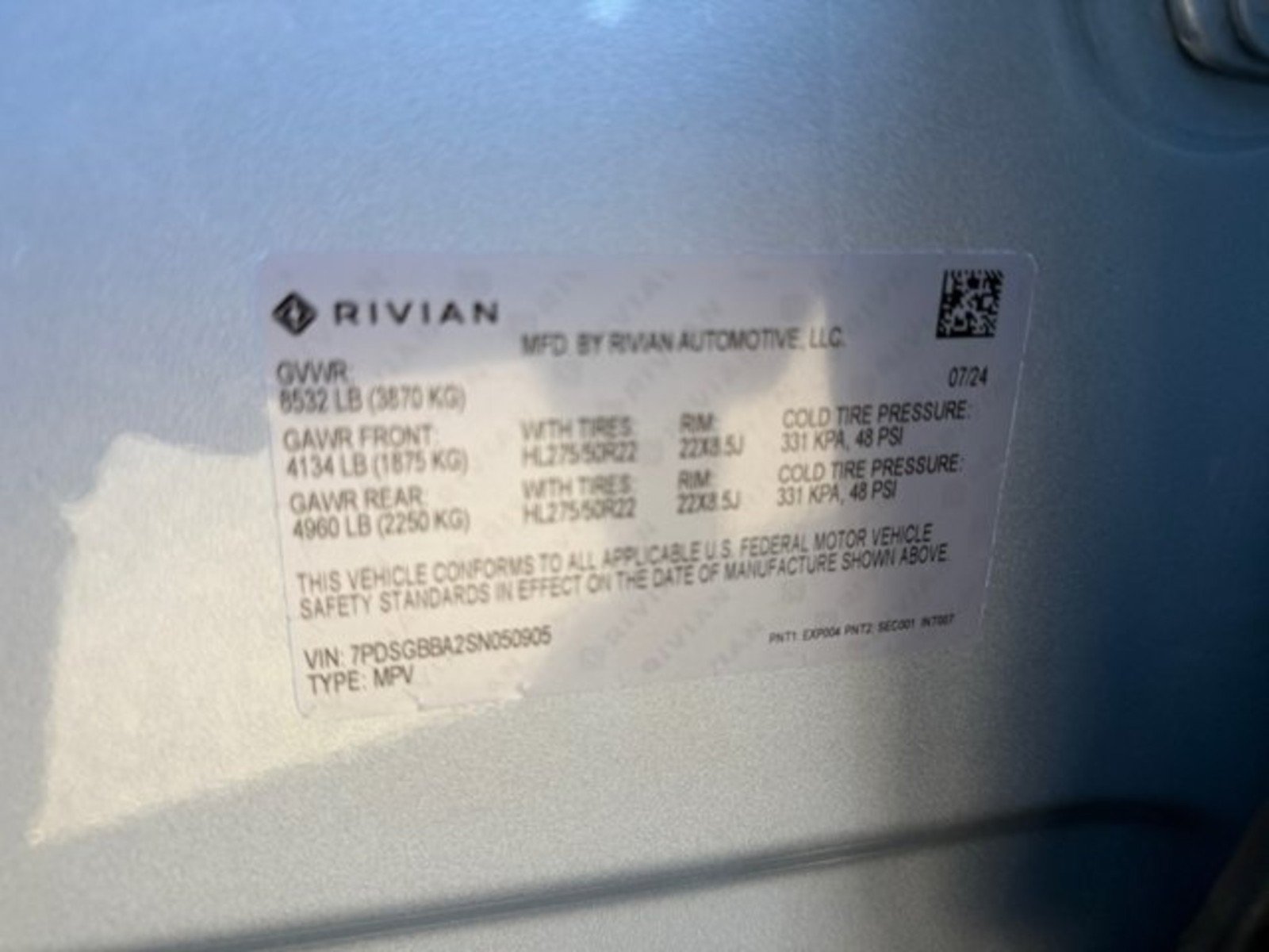 Used 2025 Rivian R1S Adventure Dual AWD/4WD image 25