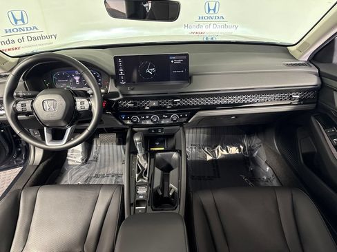 Used 2023 Honda Accord Touring image 15
