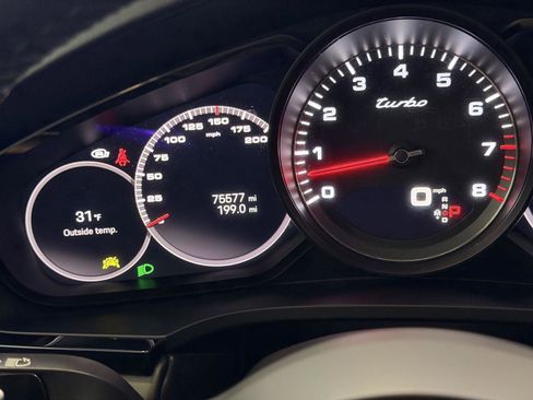 Used 2022 Porsche Cayenne Turbo image 22