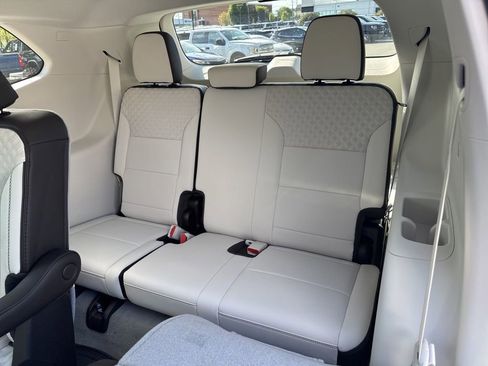 New 2026 GMC Acadia Denali w/ Super Cruise Package image 12