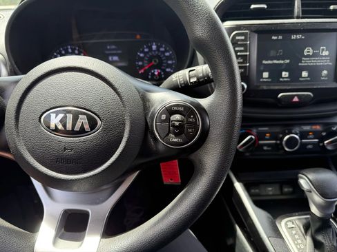Used 2021 Kia Soul S image 23