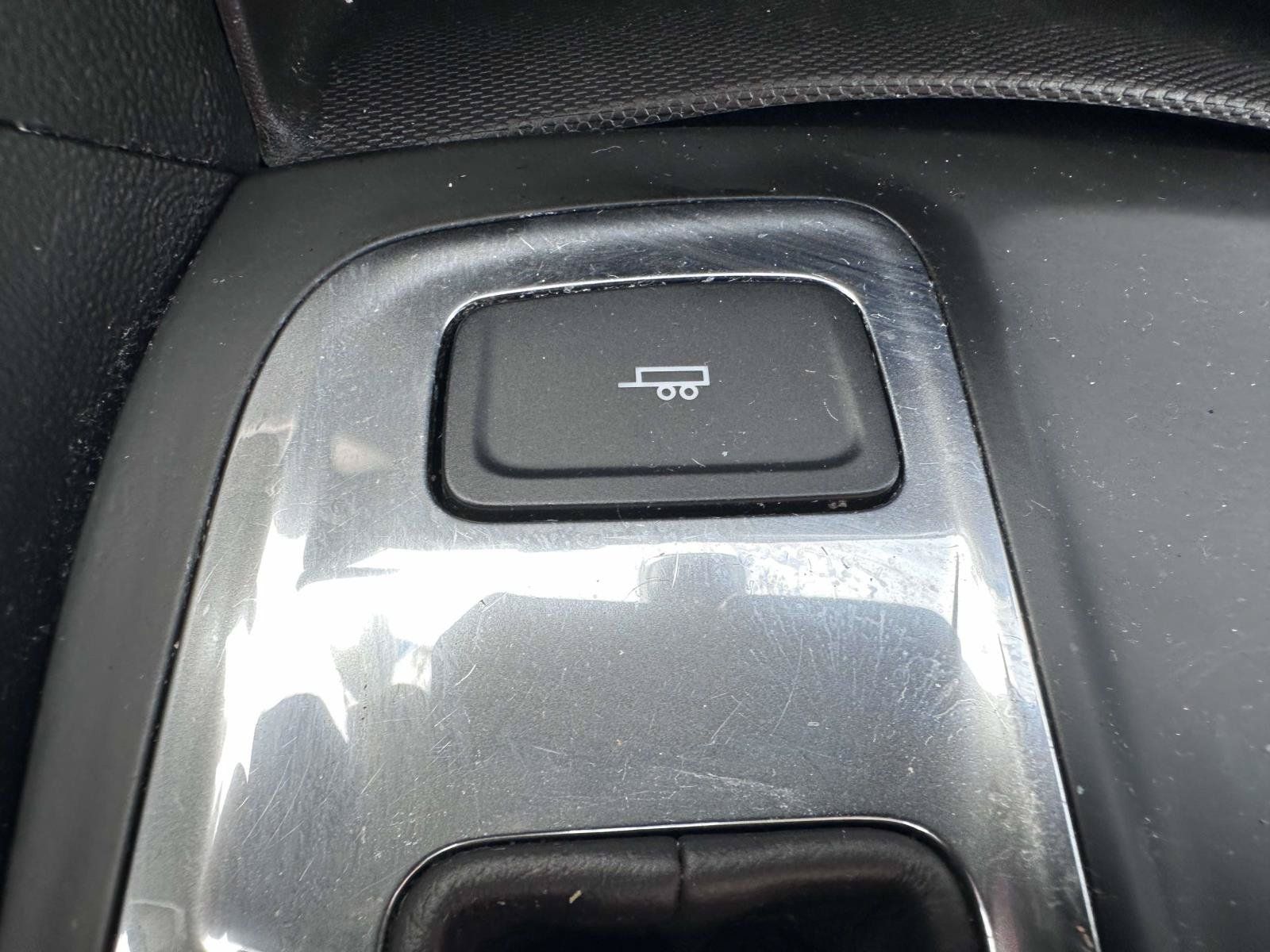 Used 2020 Chevrolet Equinox LT FWD image 26