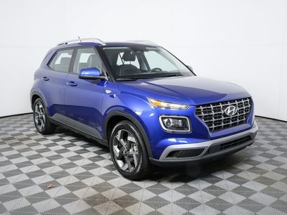 Used 2023 Hyundai Venue Limited w/ Cargo Package