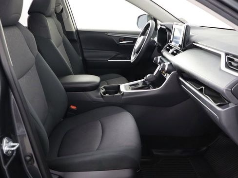 Used 2019 Toyota RAV4 XLE FWD image 17