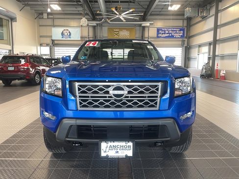 Used 2024 Nissan Frontier SV w/ SV Convenience Package image 2