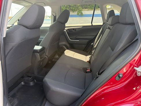 Used 2019 Toyota RAV4 LE w/ All Weather Liner Package AWD/4WD image 18