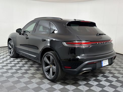 Certified 2024 Porsche Macan AWD/4WD image 3