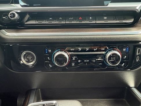 Used 2022 GMC Sierra 1500 SLT w/ SLT Convenience Package image 4