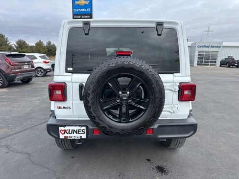 Used 2023 Jeep Wrangler Altitude image 11