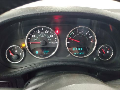 Used 2018 Jeep Wrangler Unlimited Rubicon w/ Cold Weather Group image 13