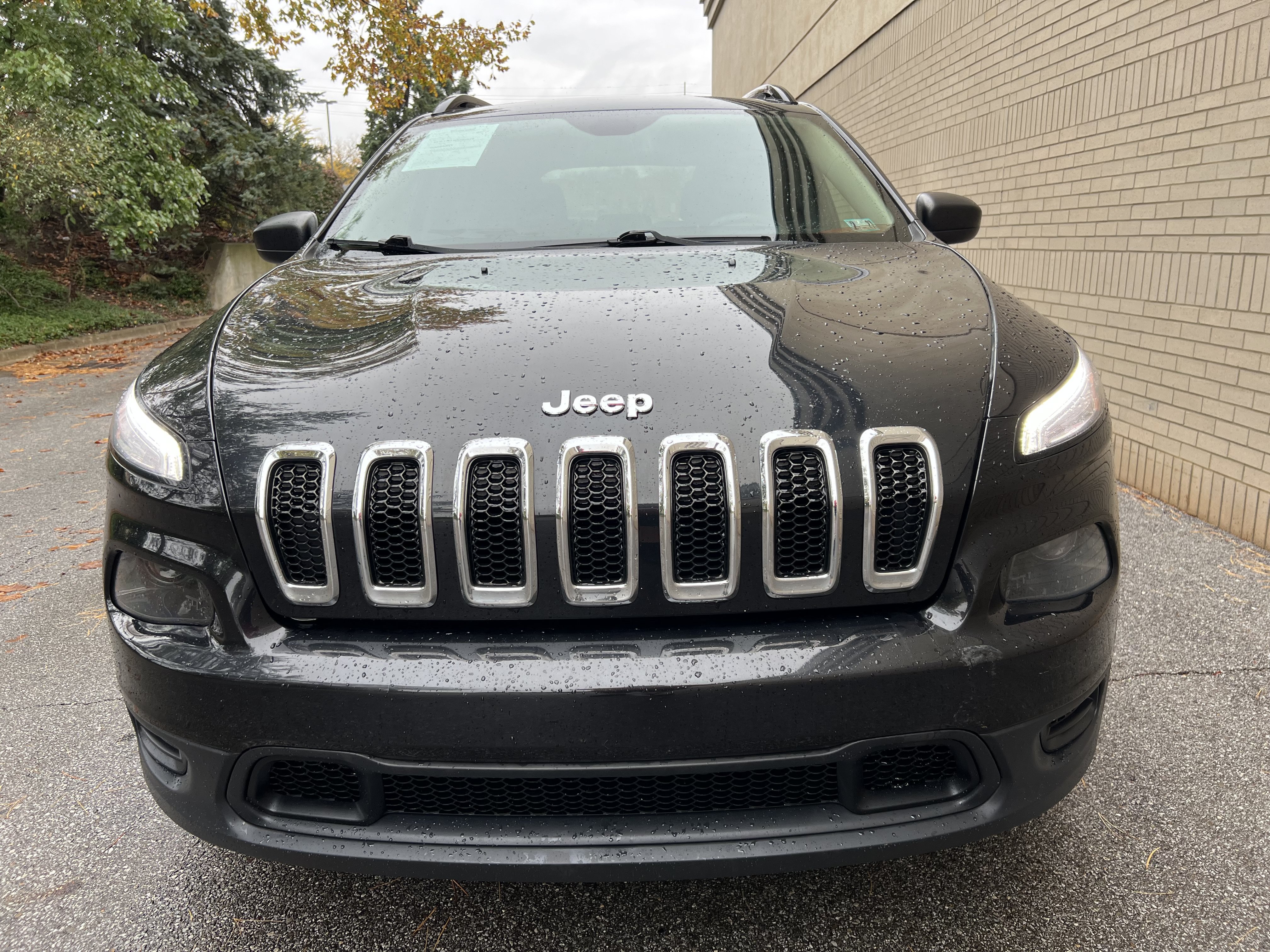 Used 2016 Jeep Cherokee Sport w/ Cold Weather Group AWD/4WD image 10