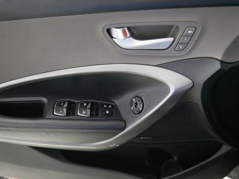 Used 2015 Hyundai Santa Fe Limited w/ Option Group 04 FWD image 19
