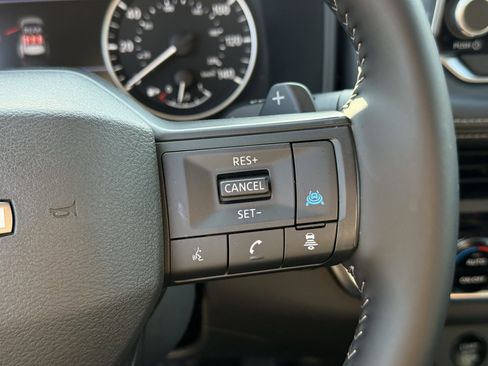 Used 2025 Nissan Rogue SV image 18