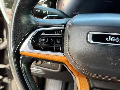 Used 2022 Jeep Grand Cherokee Summit AWD/4WD image 37