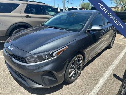 Used 2023 Kia Forte LXS w/ LXS Technology Package FWD image 2