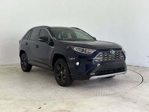 Used 2021 Toyota RAV4 XSE AWD/4WD image 7