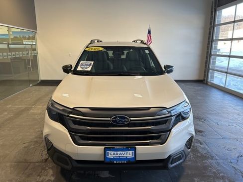 Used 2025 Subaru Forester Limited image 17