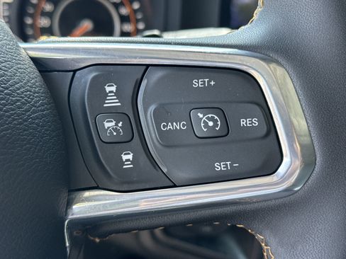 Used 2024 Jeep Wrangler Unlimited Sahara AWD/4WD image 24