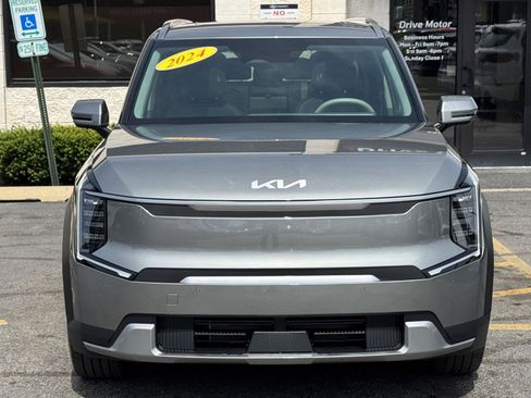 Used 2024 Kia EV9 Wind AWD/4WD image 17
