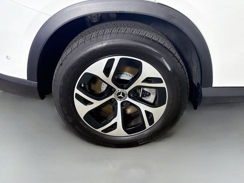 Used 2025 Mercedes-Benz GLC 350e 4MATIC image 33