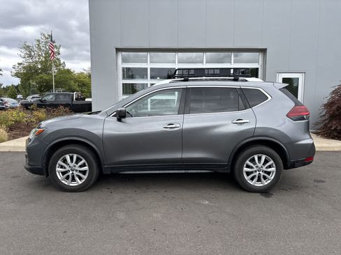 Used 2020 Nissan Rogue SV AWD/4WD image 2